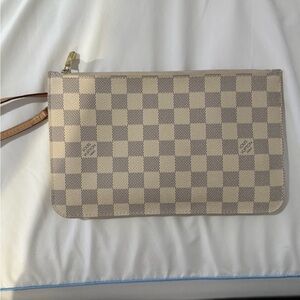 Louis Vuitton Neverfull Pouch